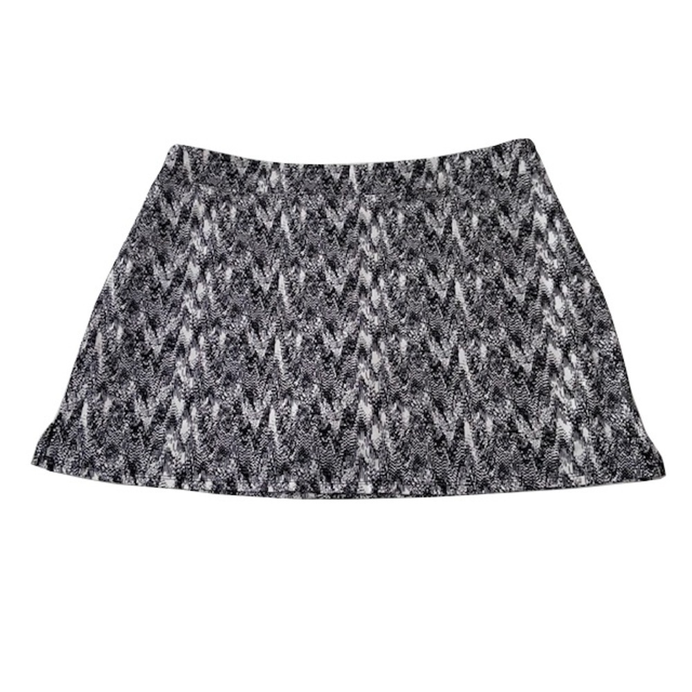 Tranquility B&W Abstract Print Skorts